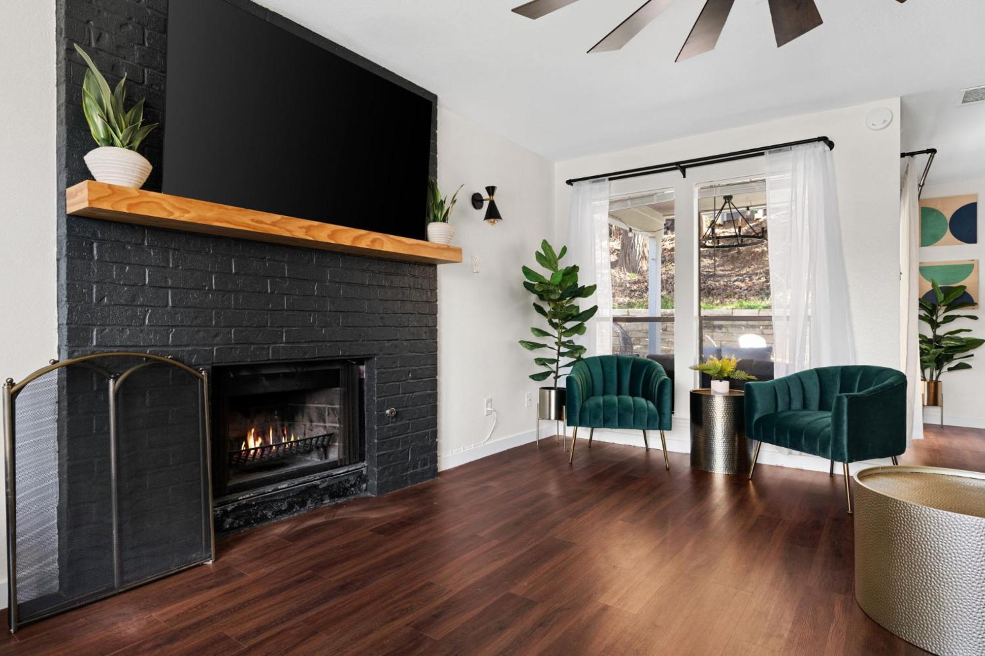 Hillside 3br King-close To Dt Domain And Q2 Austin