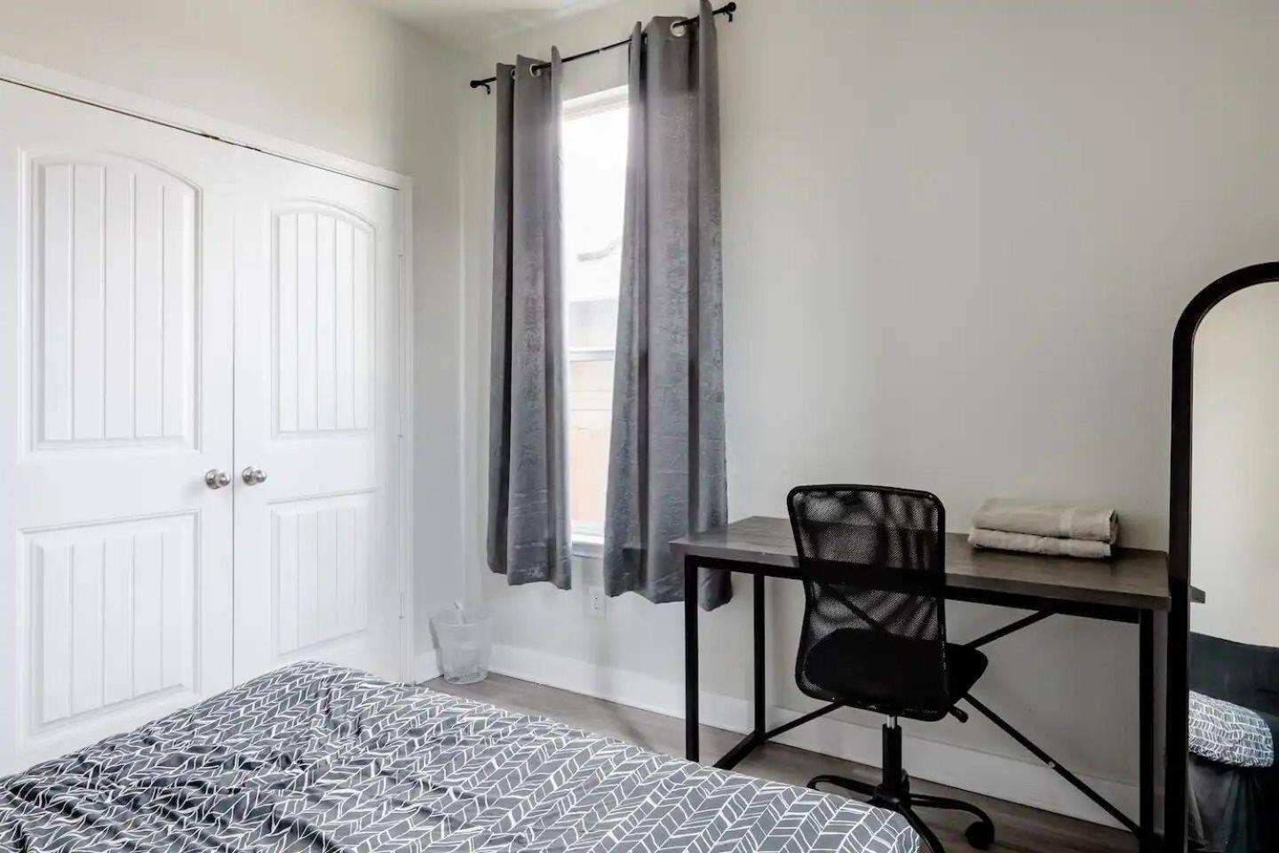 Private Master Room Near Mckinney Falls & Airport Holiday home