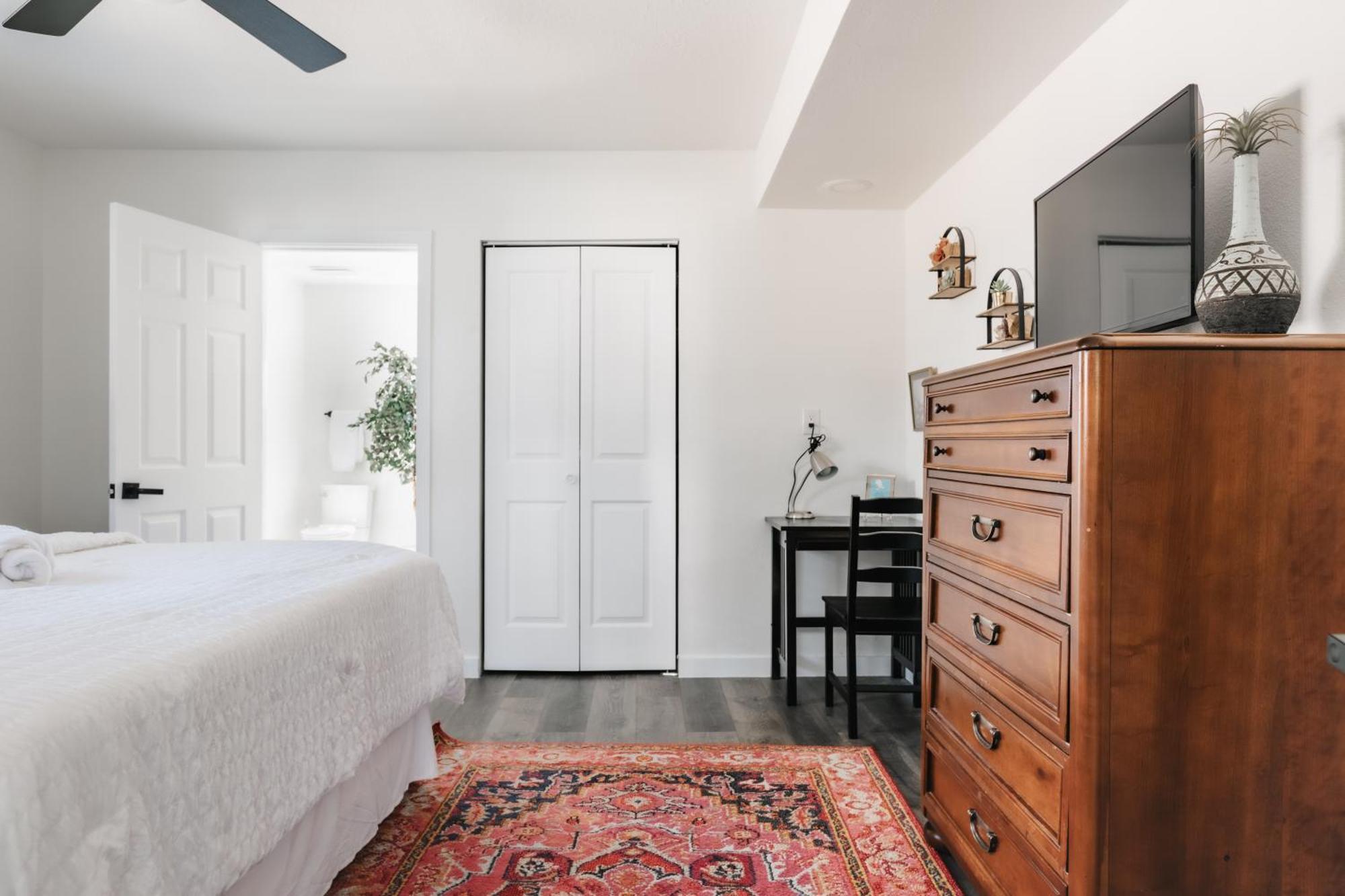 Modern Atx Escape - Walks To Lake, Spacious, King Bed *