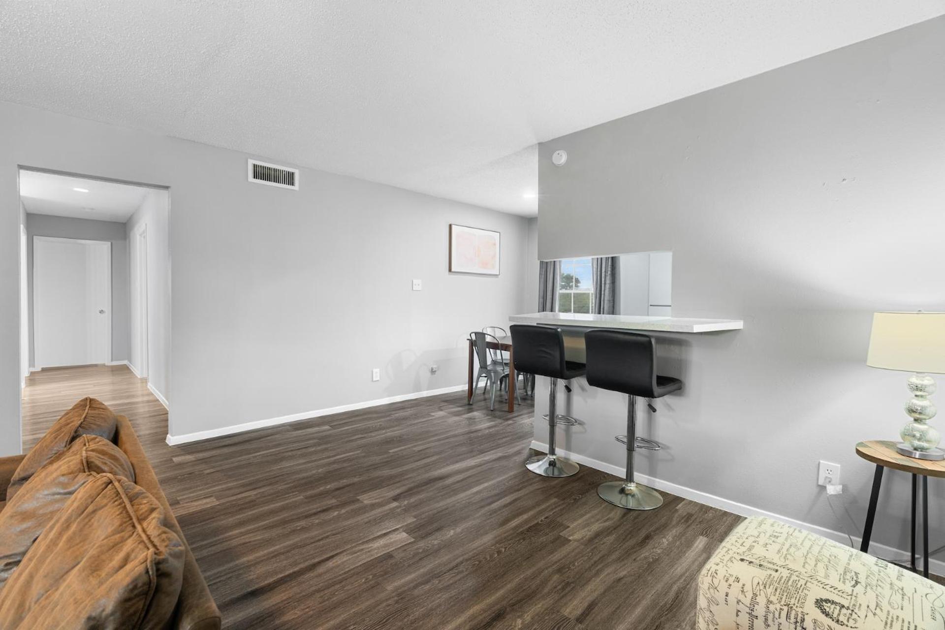 Apartment Furnished In Hydepark
