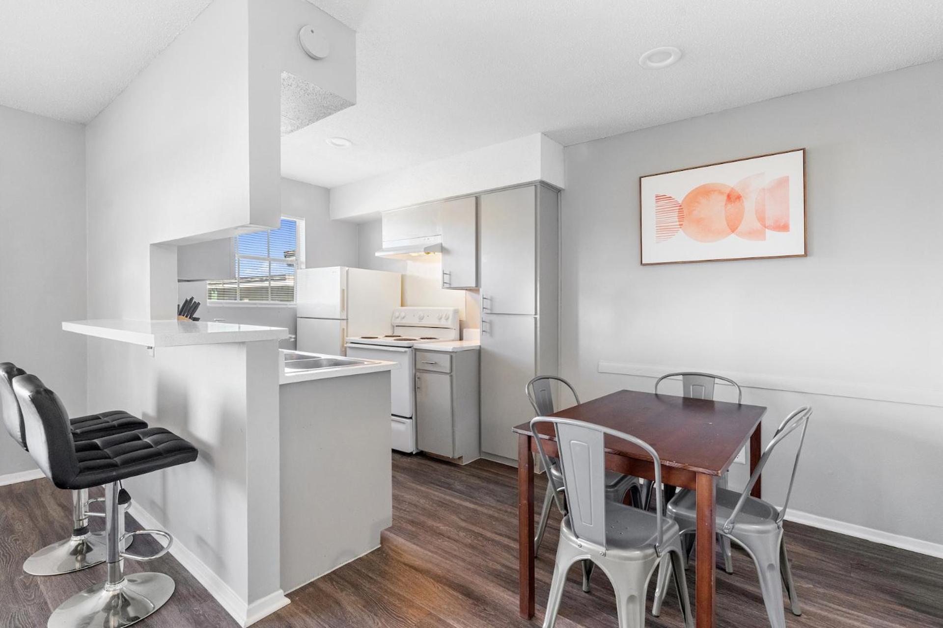 Apartment Furnished In Hydepark *