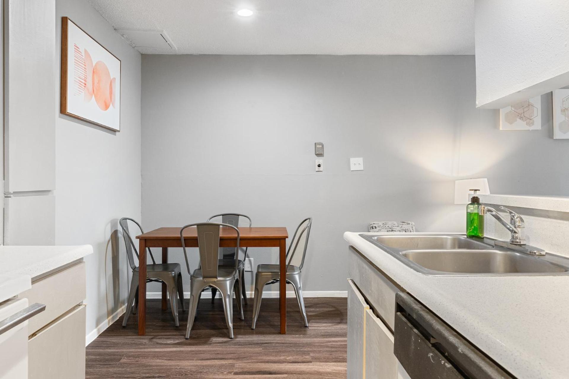Furnished In Hydepark * Austin