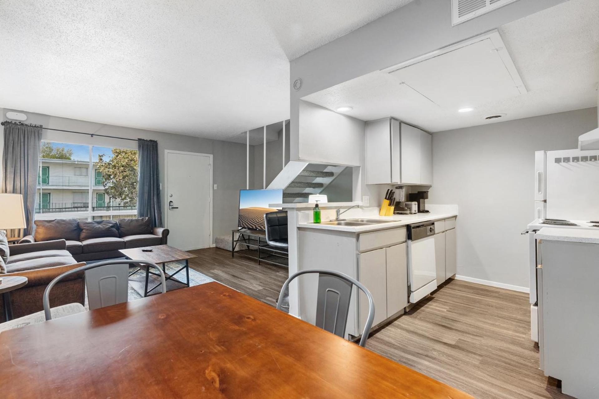 Apartment Furnished In Hydepark