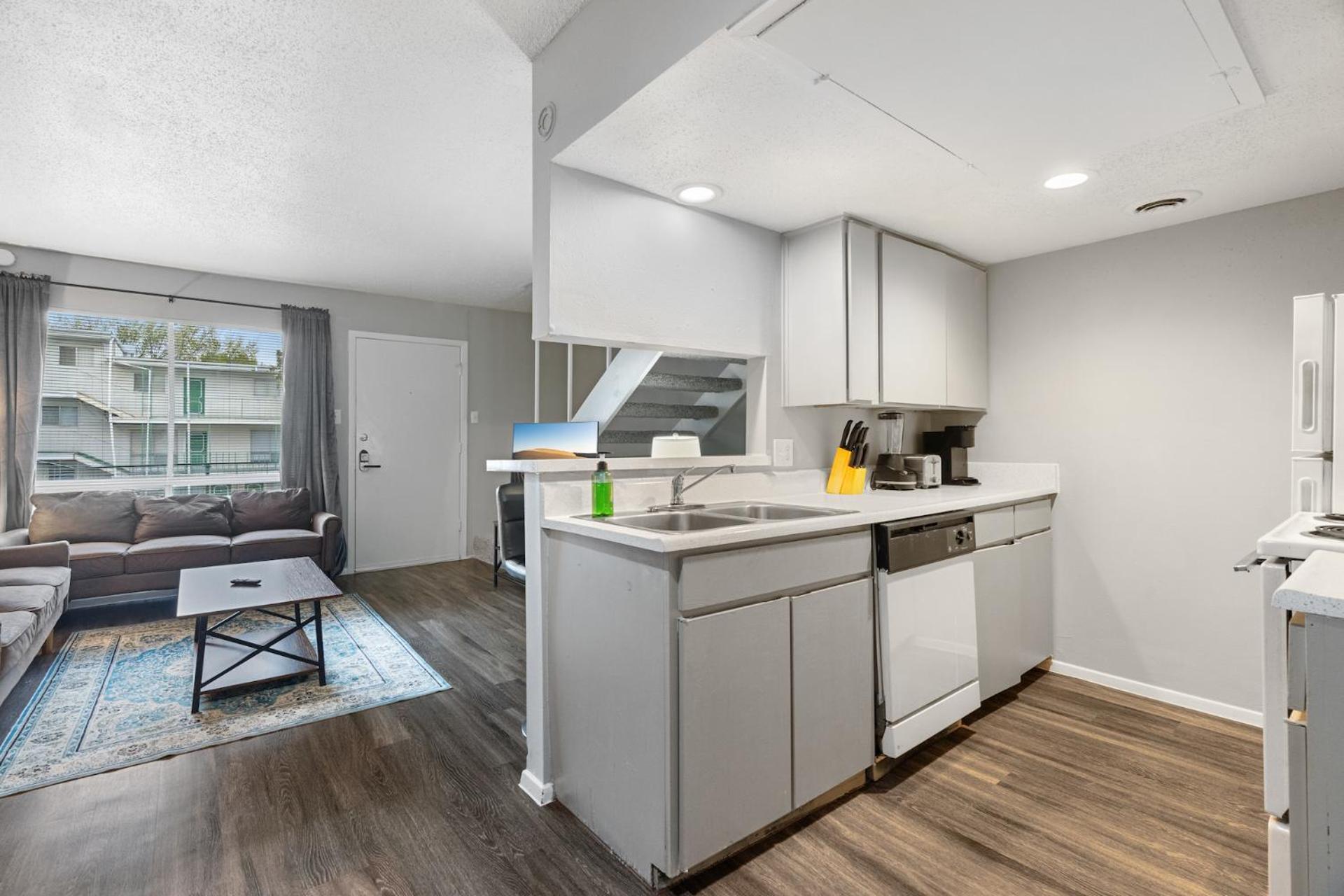 Apartment Furnished In Hydepark Austin