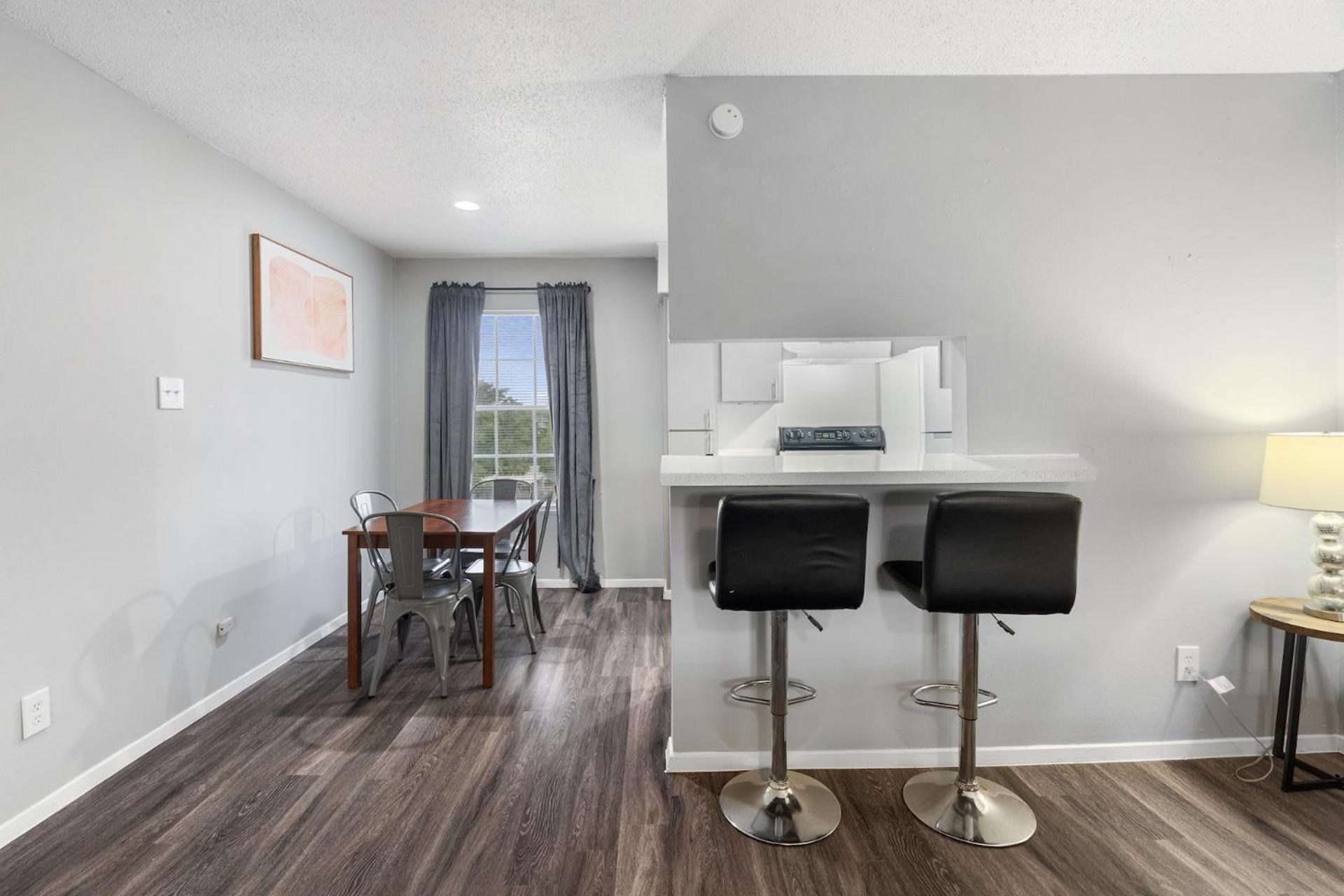Apartment Furnished In Hydepark