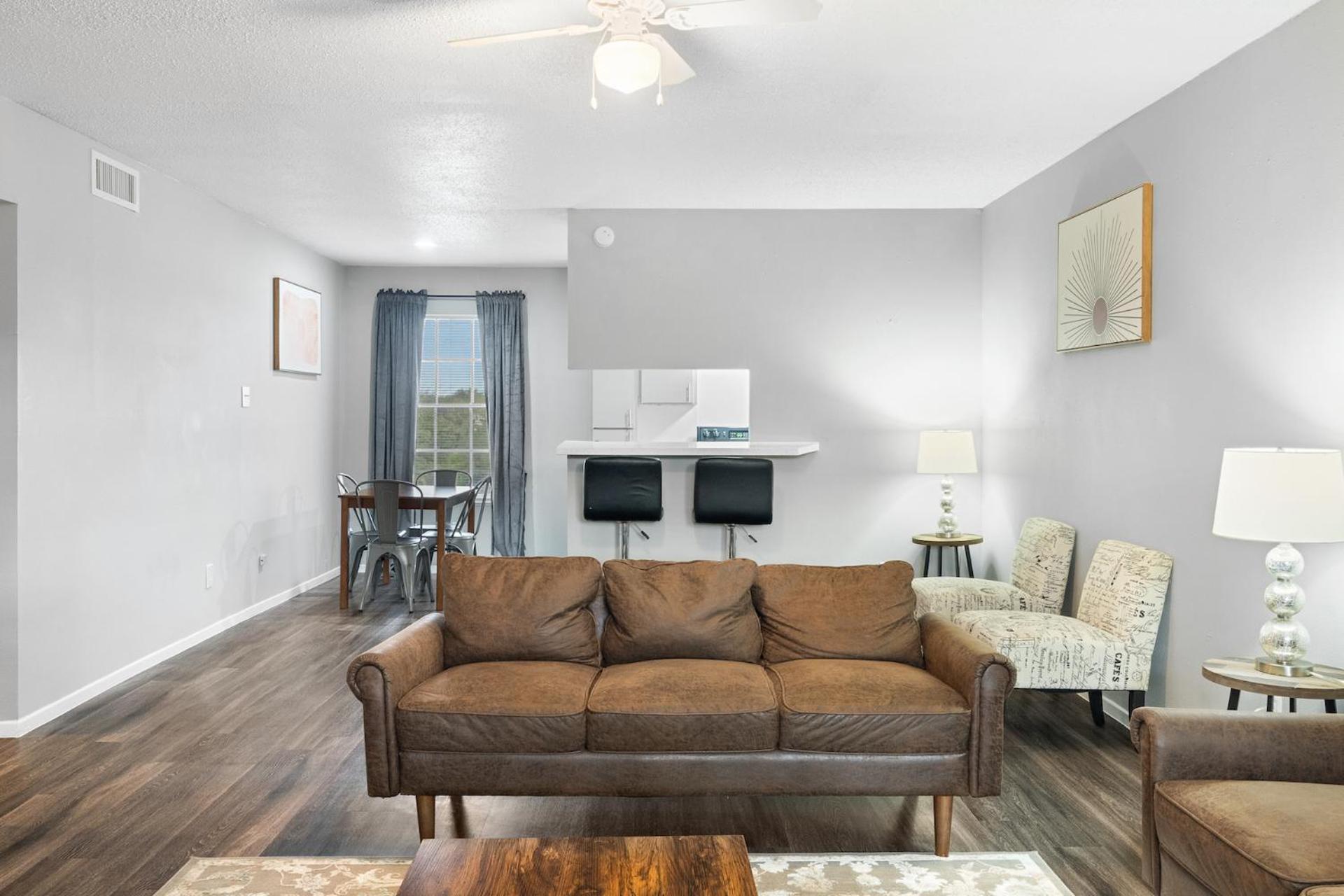 Furnished In Hydepark *
