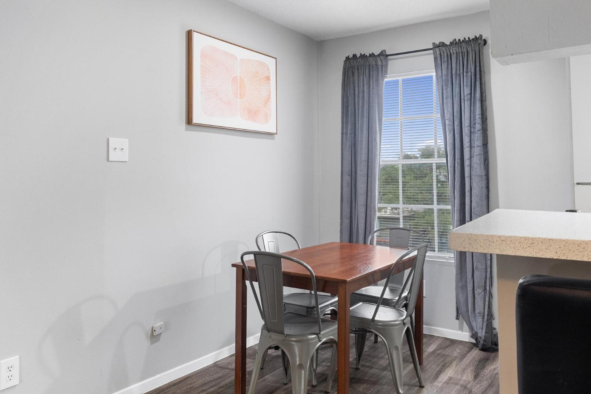 Furnished In Hydepark * Austin