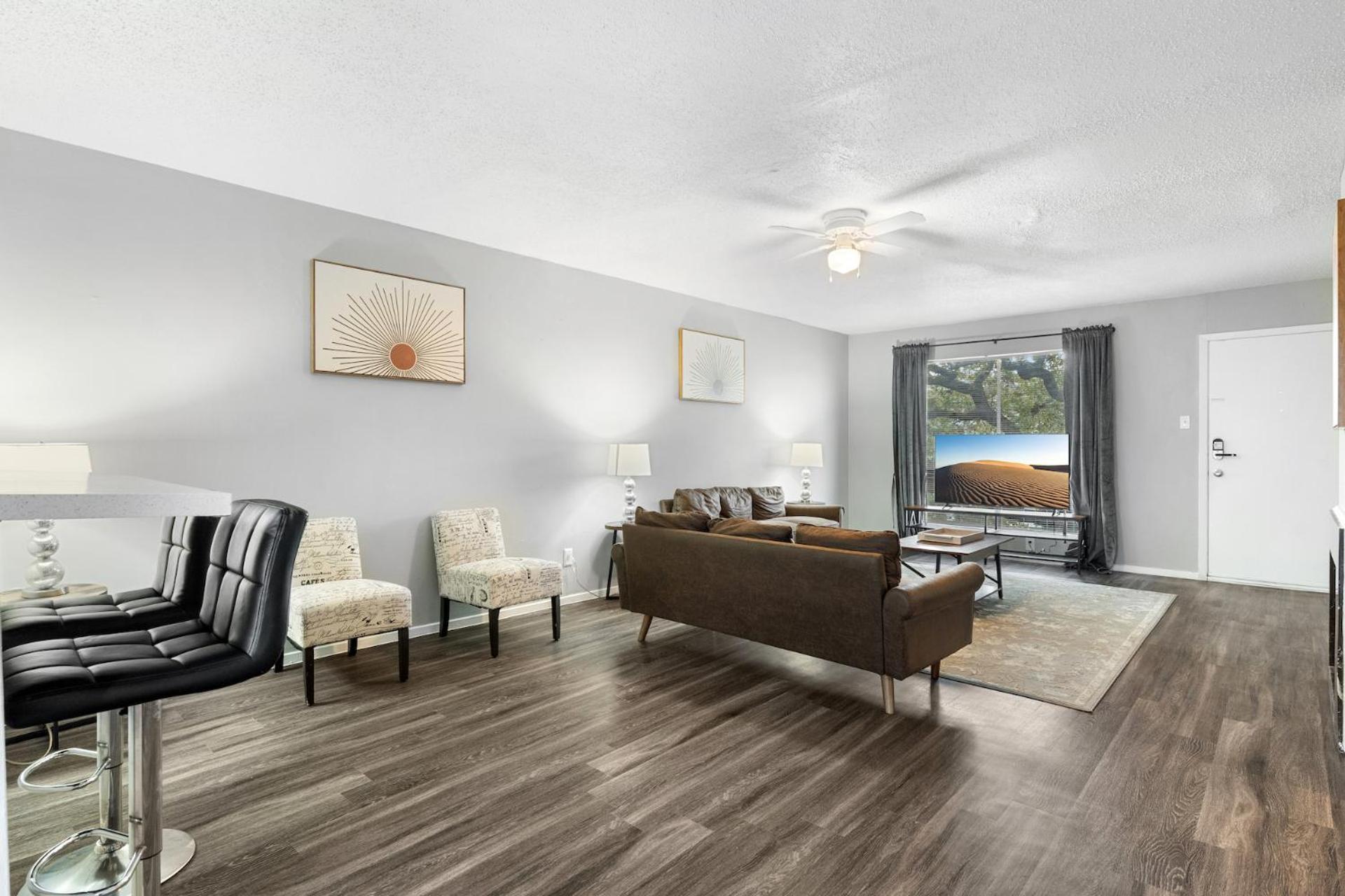 Furnished In Hydepark Apartment