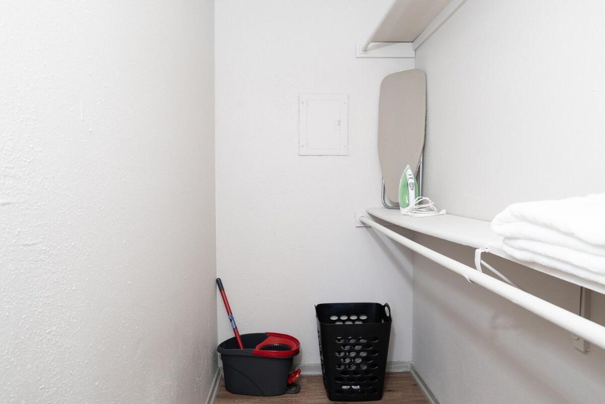 Stylish 1 Bedroom At Sola, 5 Minutes To Downtown Apartment