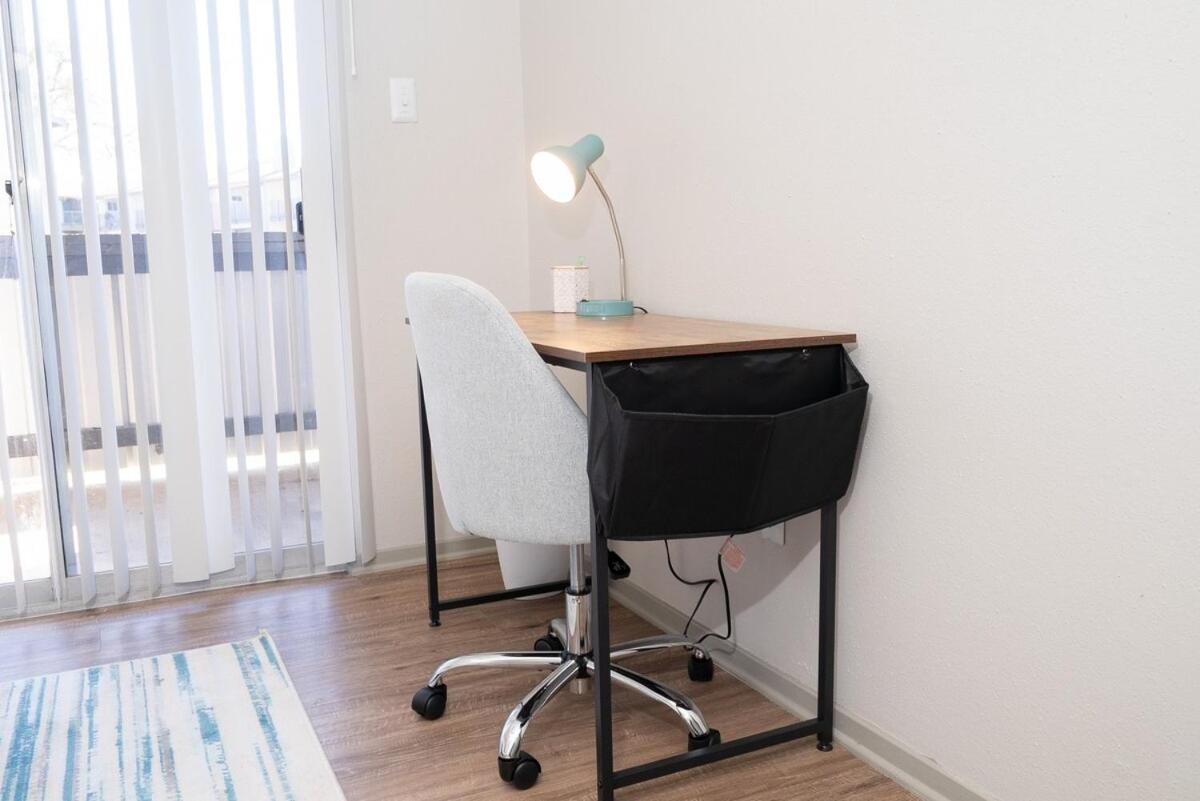 Stylish 1 Bedroom At Sola, 5 Minutes To Downtown Apartment