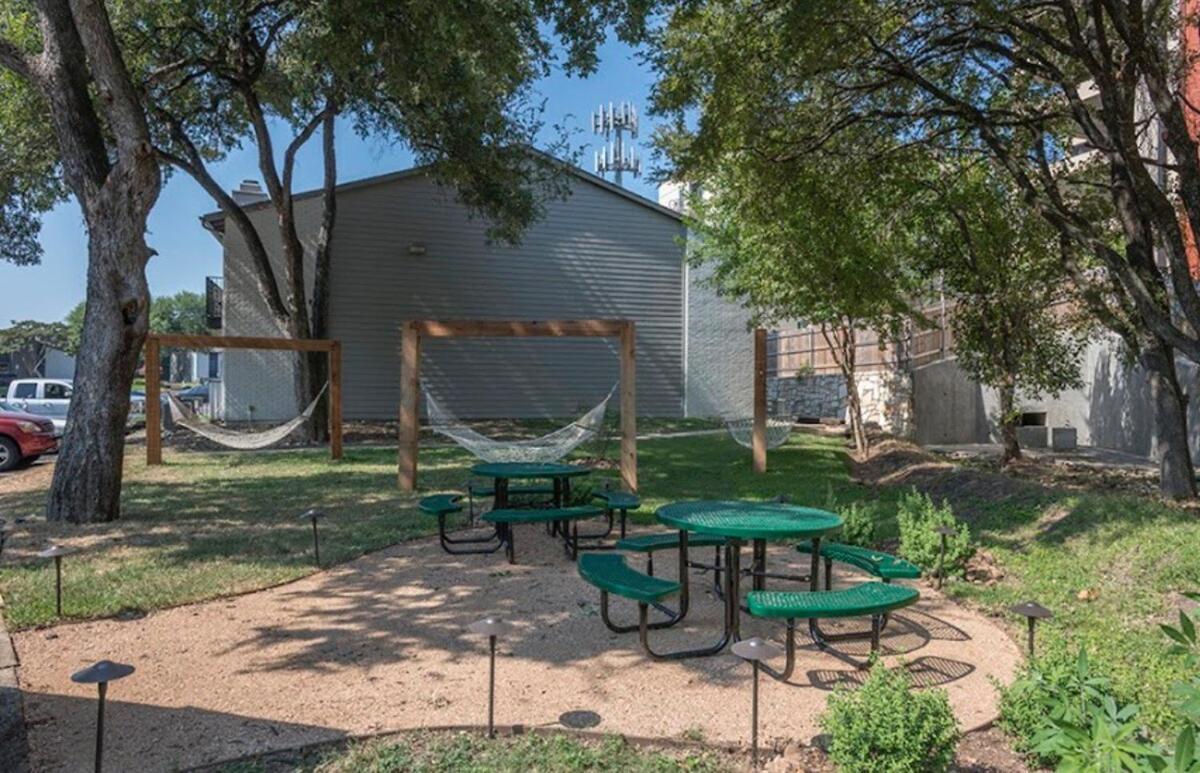 Apartment Stylish 1 Bedroom At Sola, 5 Minutes To Downtown