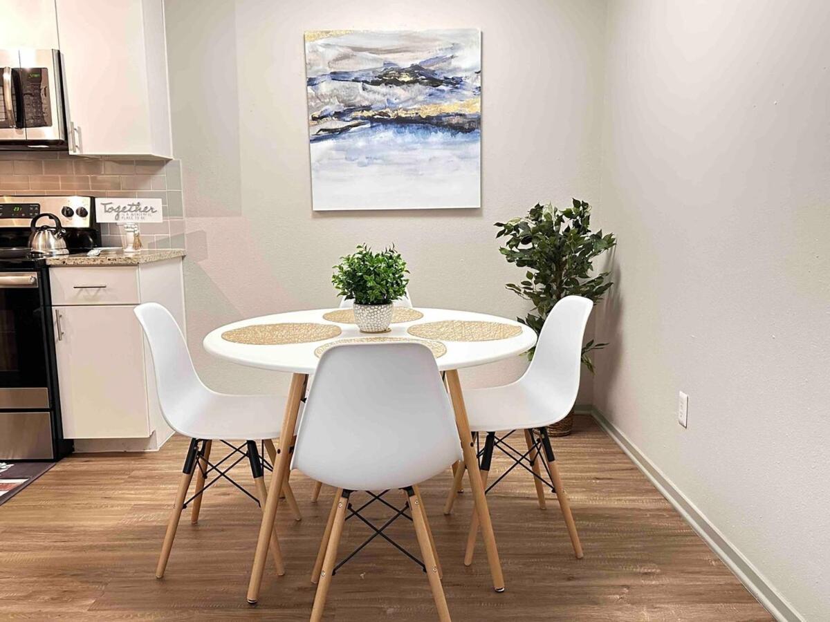 Modern And Comfortable 1br With Gym And Pool Apartment *