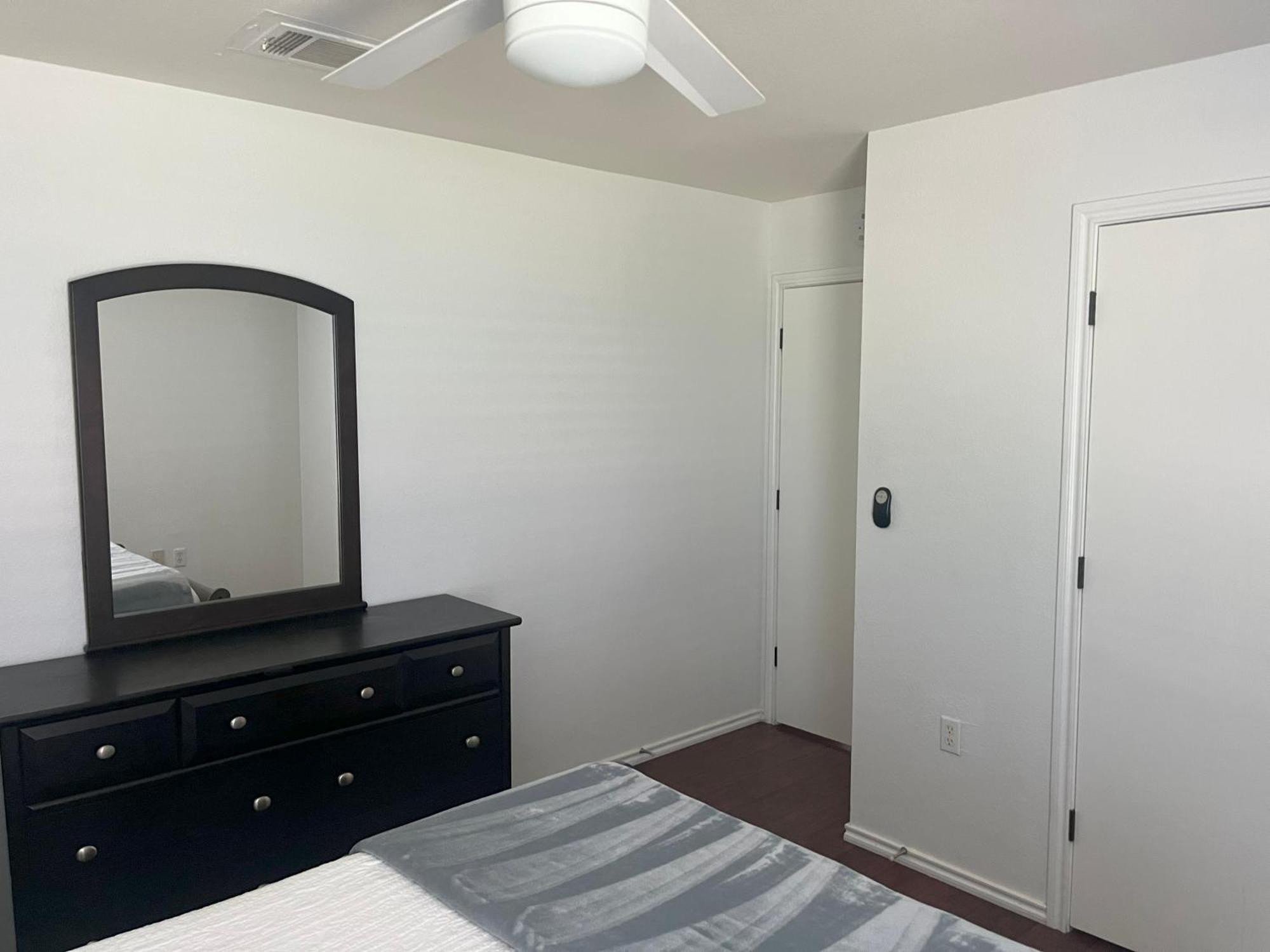Holiday home Location! Spacious Near Downtown & Events