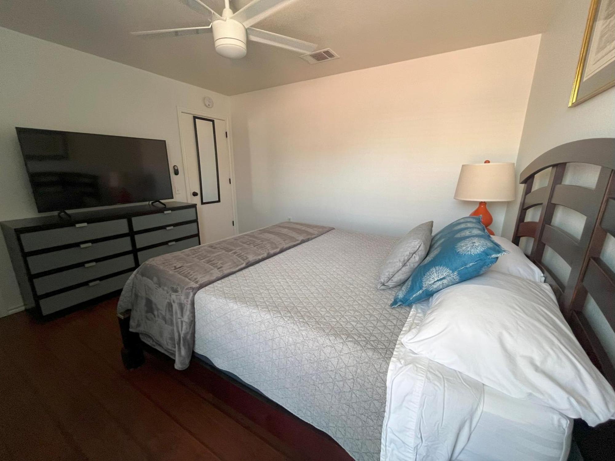 Location! Spacious Near Downtown & Events * Austin