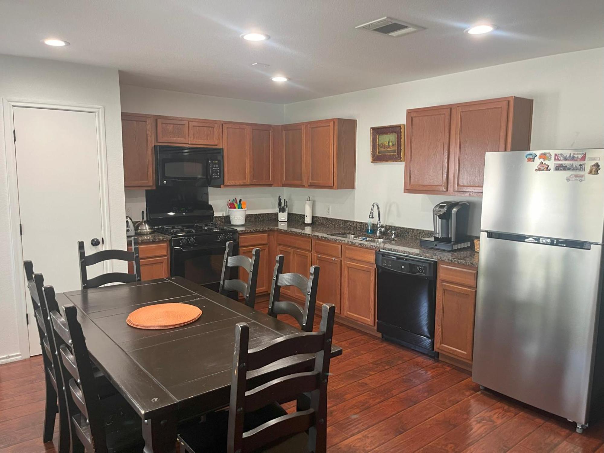 Location! Spacious Near Downtown & Events