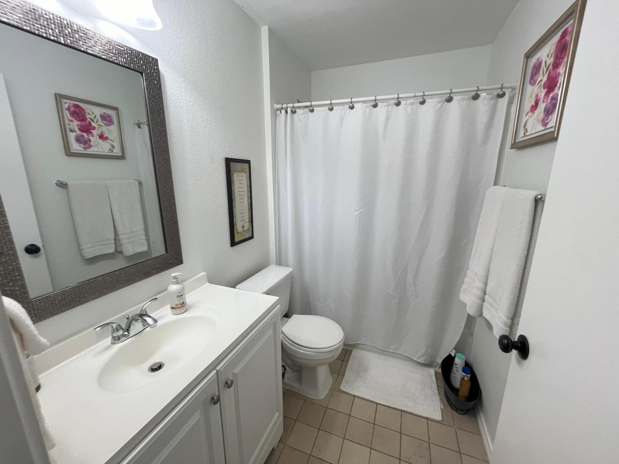 Location! Spacious Near Downtown & Events *