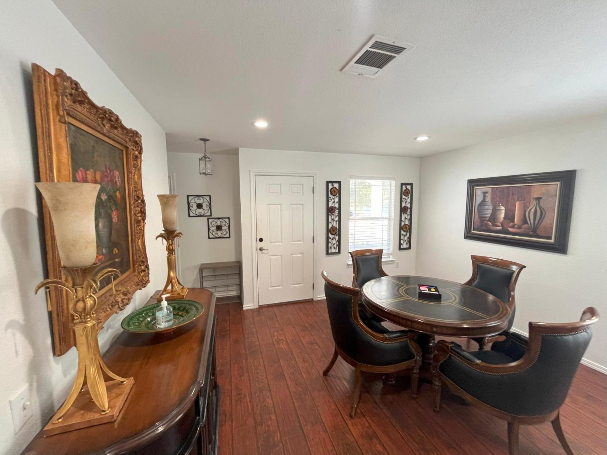 Location! Spacious Near Downtown & Events Austin
