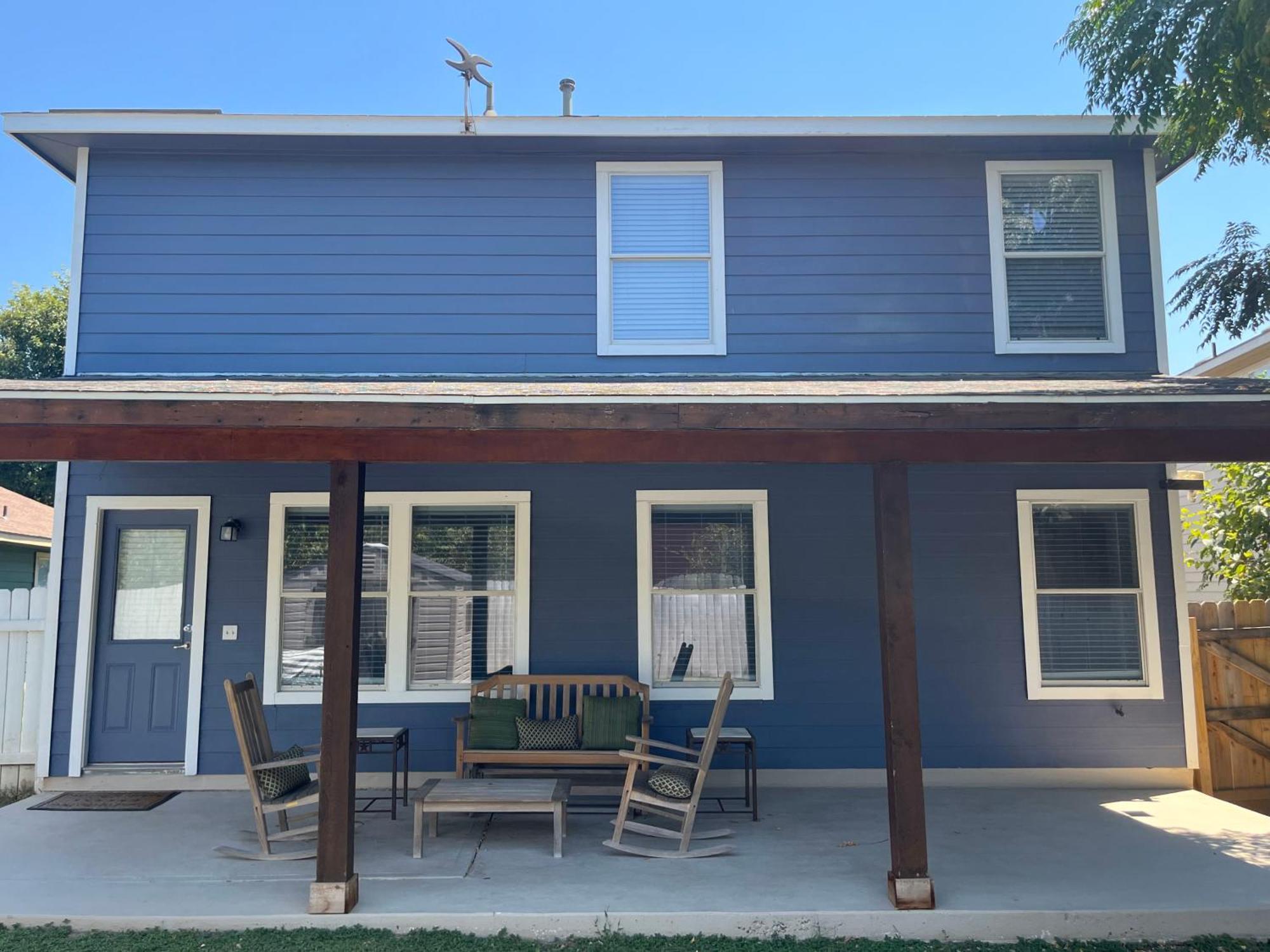 Location! Spacious Near Downtown & Events * Austin