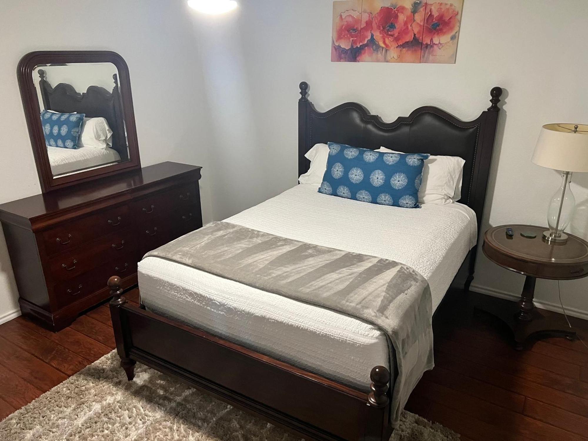 Location! Spacious Near Downtown & Events Holiday home Austin