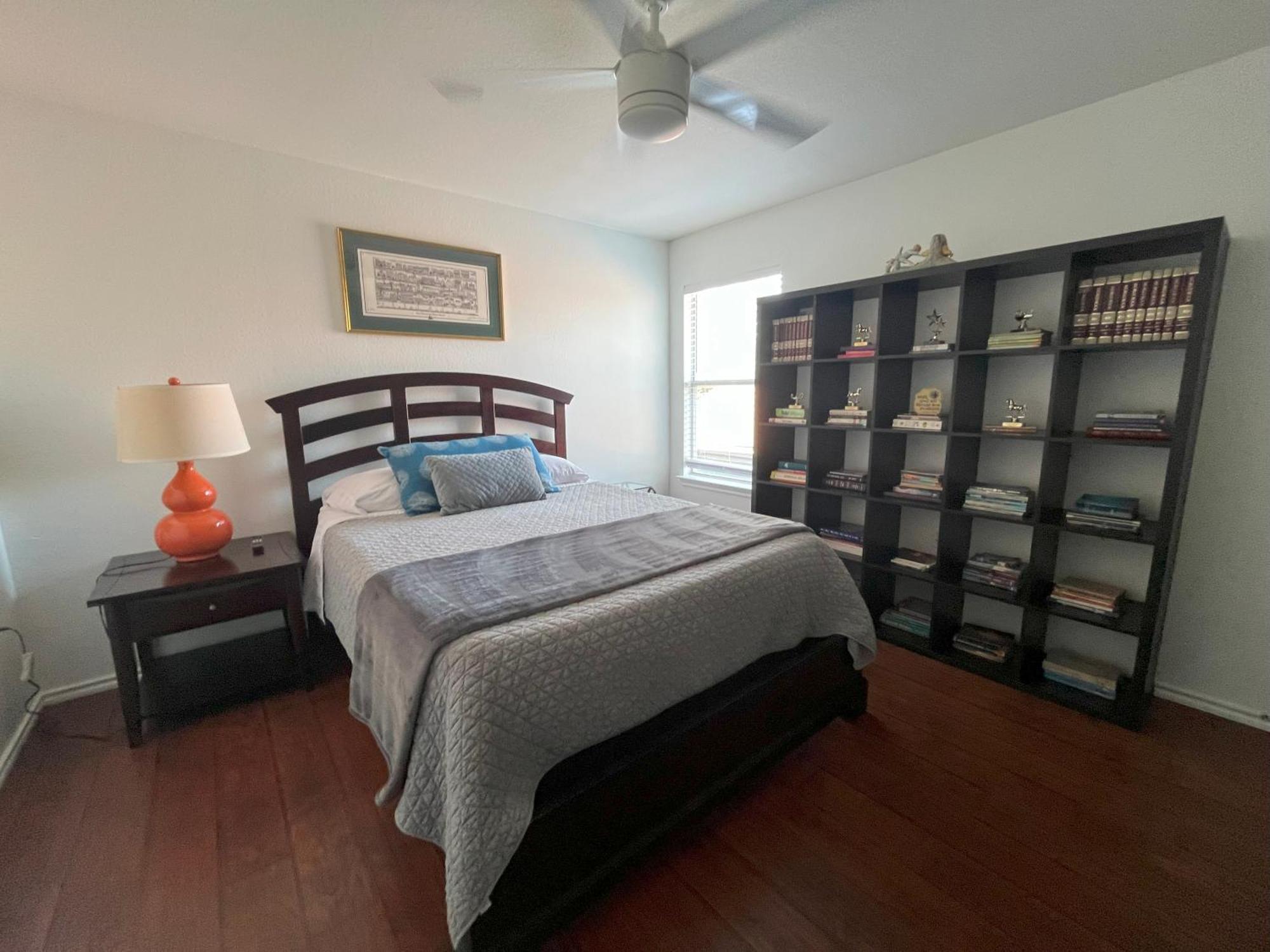 Location! Spacious Near Downtown & Events Holiday home