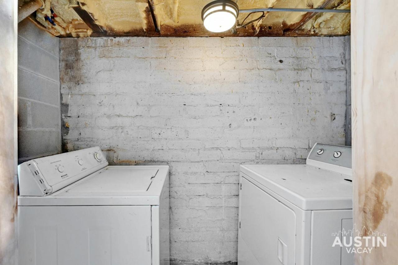 Walk To E. Hotspots 2br 1ba W Parking Dog-friendly By Vacay Holiday home Austin