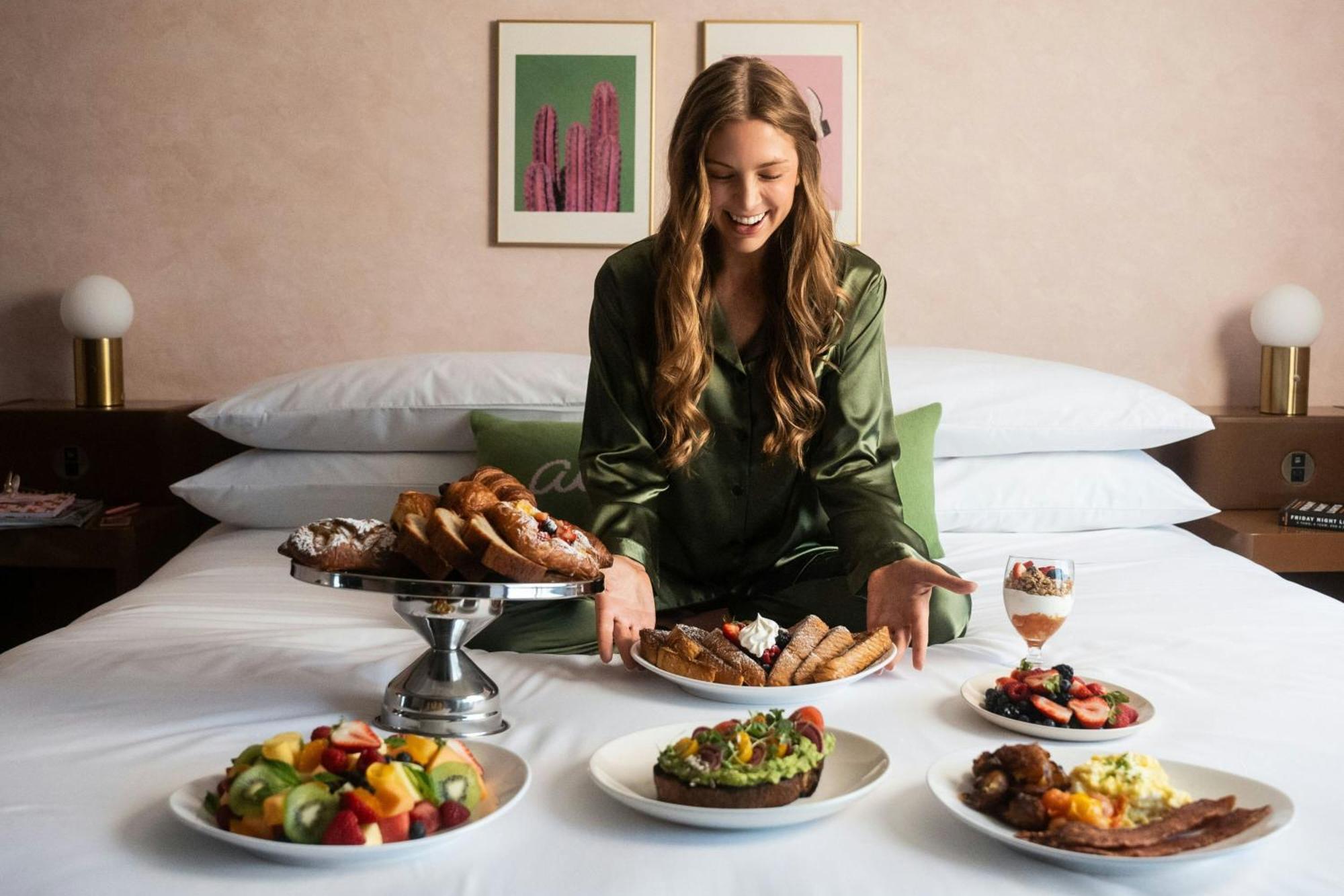 Downright Austin, A Renaissance Hotel Austin
