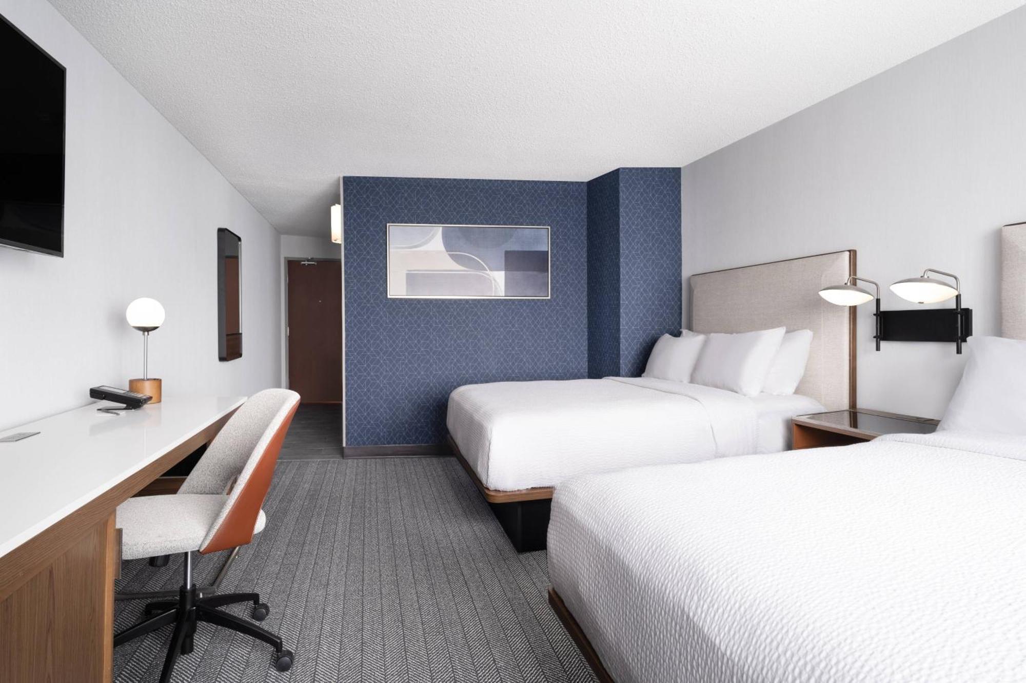 Courtyard South Hotel 3*