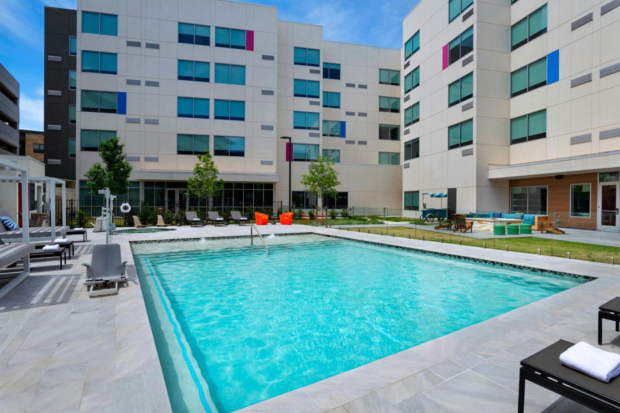 Aloft Southwest 3*