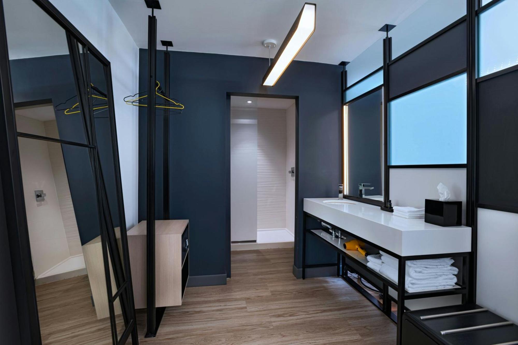 Hotel Aloft Southwest 3*