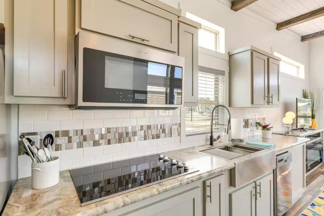 The Tiny Tejas With Pool And Hot Tub Apartment *