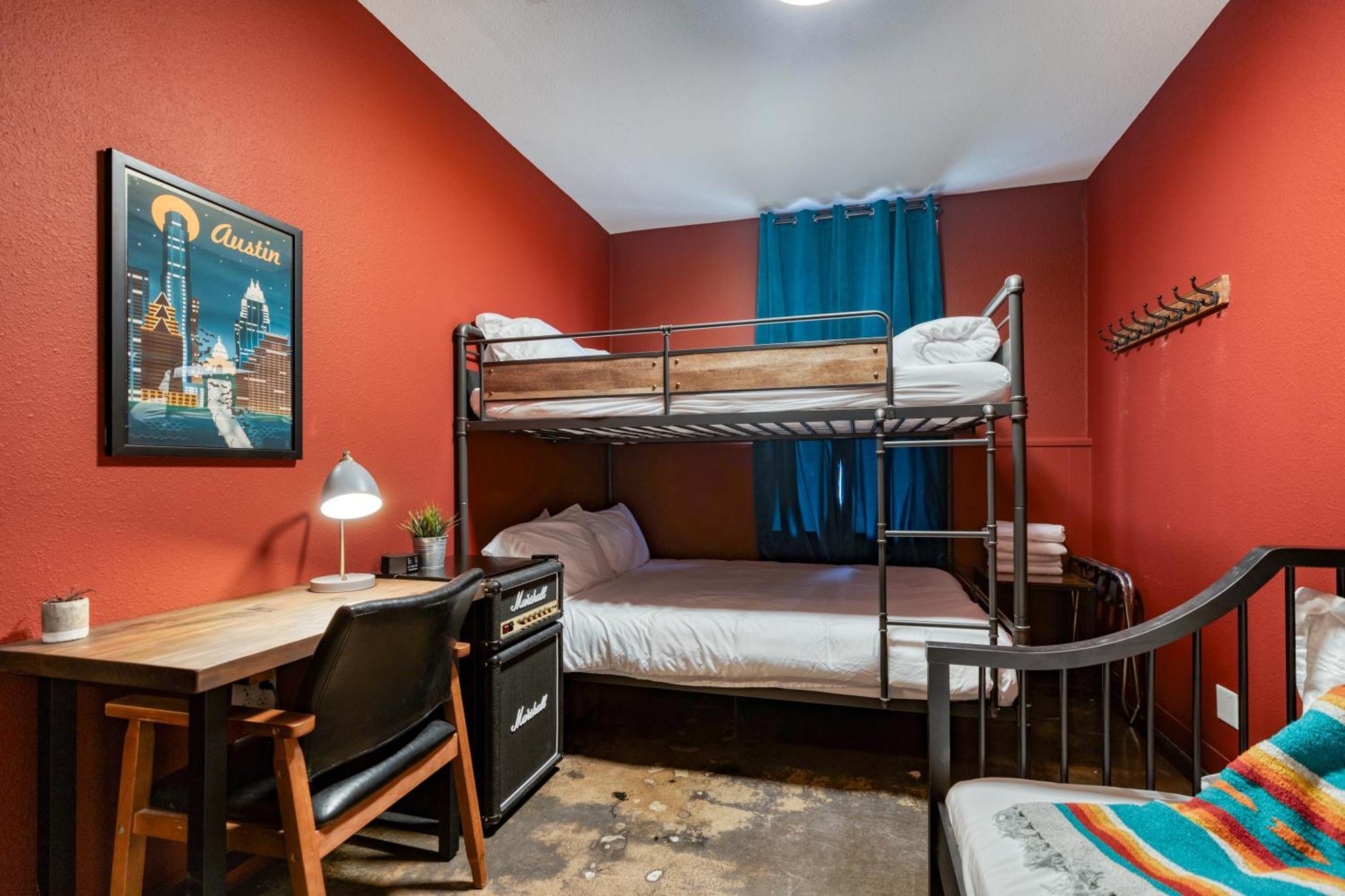 Hostel Firehouse (adults Only)