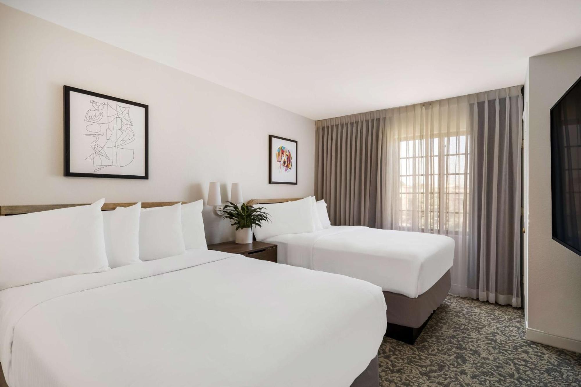 Sonesta Es The Domain Area 3*