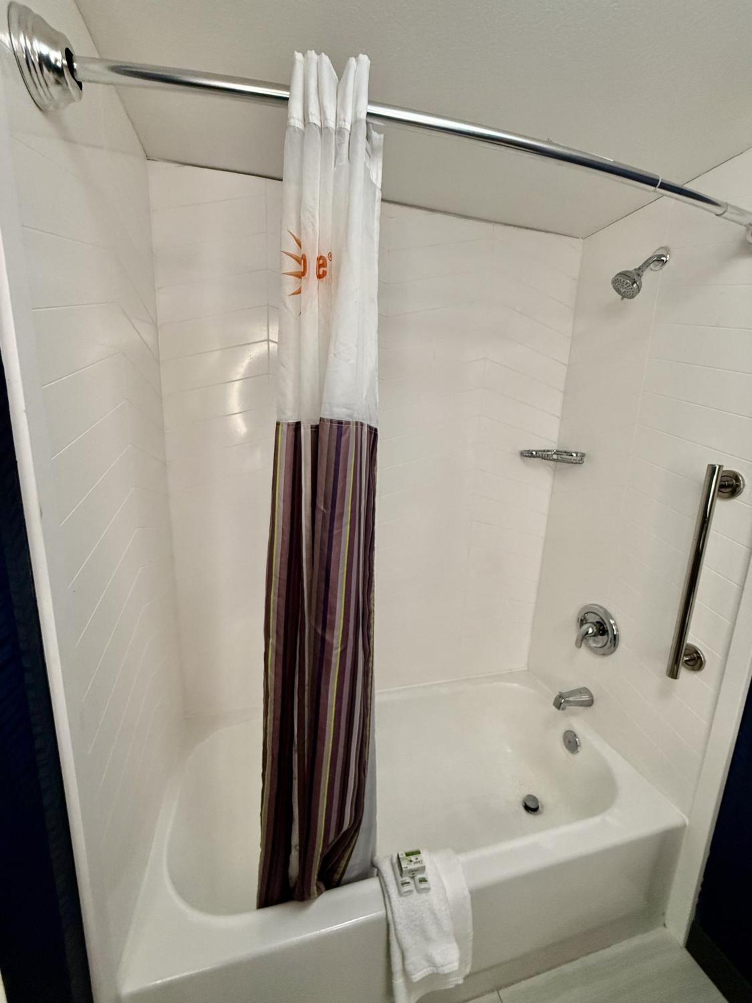 Hotel La Quinta By Wyndham Southwest 3*