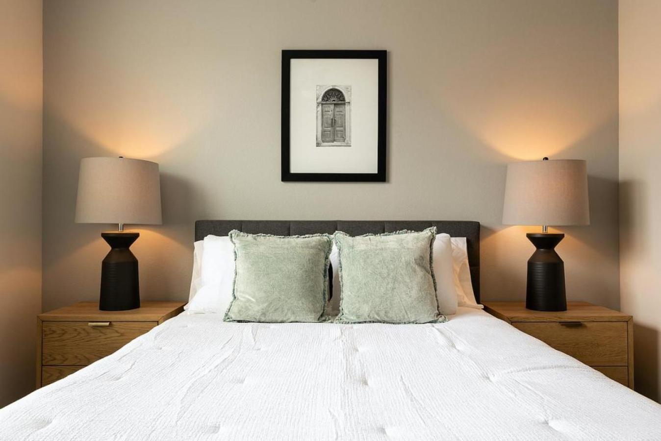 Apartment Landing - Modern With Amazing Amenities Austin