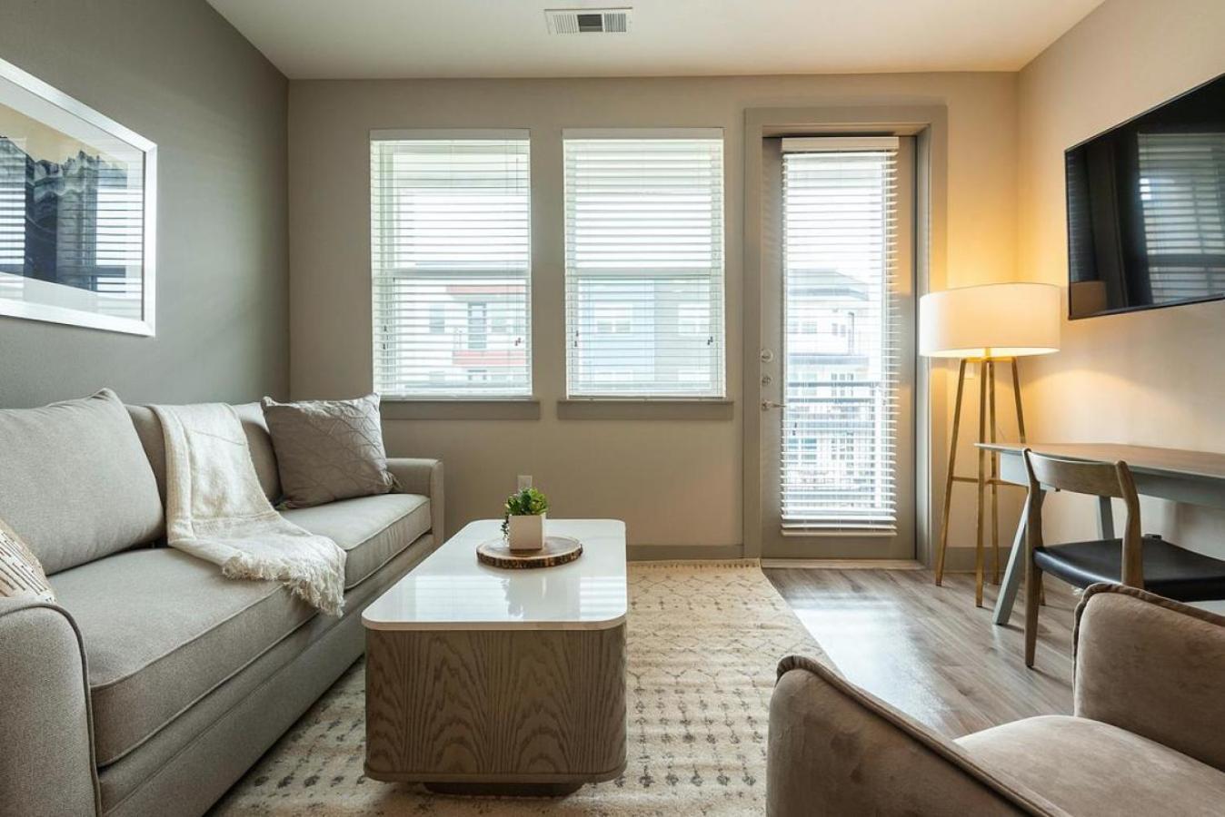Landing - Modern With Amazing Amenities *