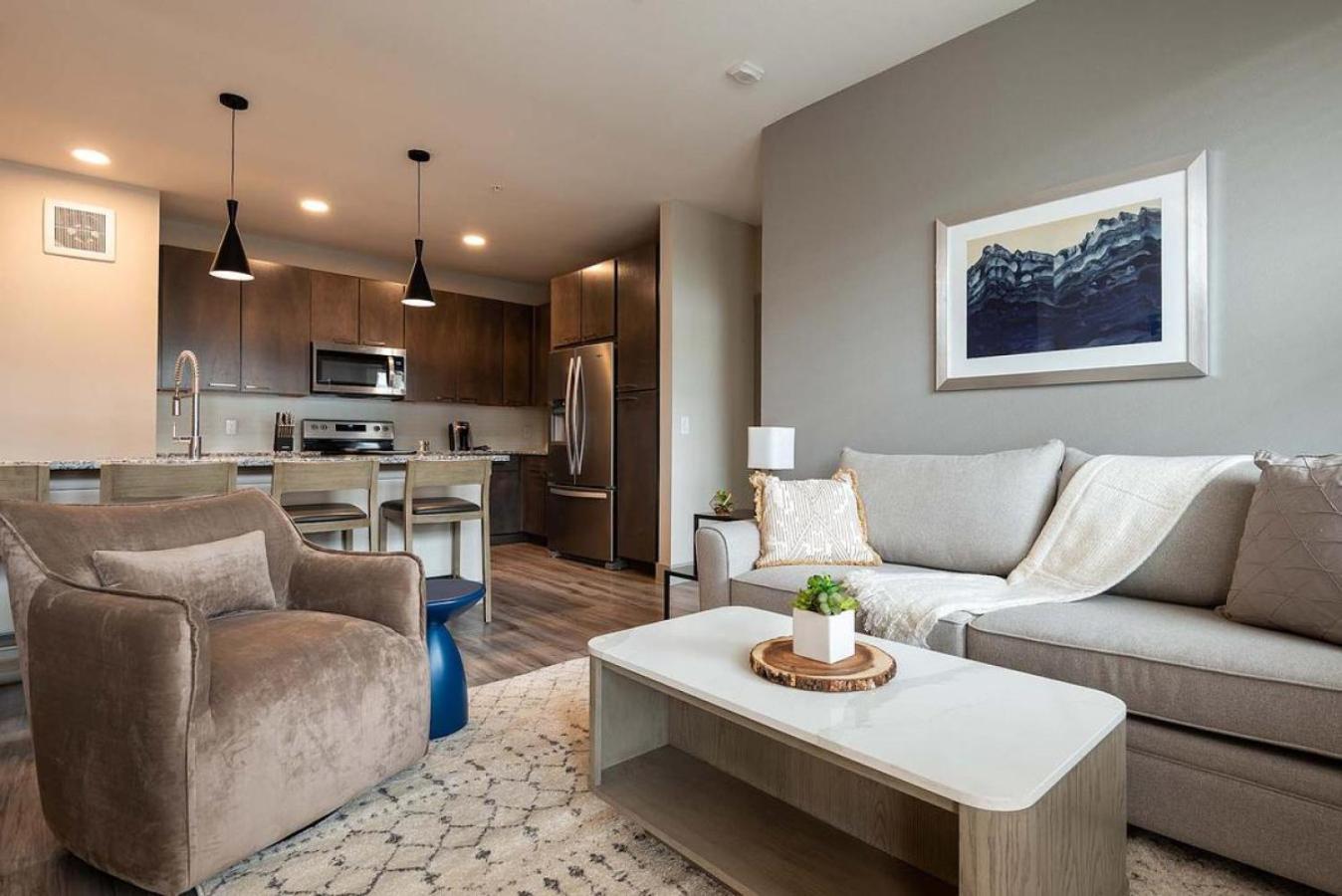 Apartment Landing - Modern With Amazing Amenities
