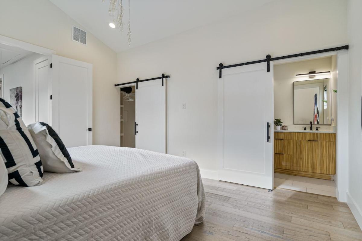 Holiday home Luxury Near Downtown & Airport!