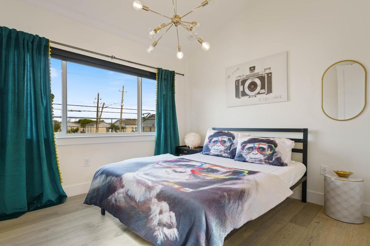 Luxury Near Downtown & Airport! *