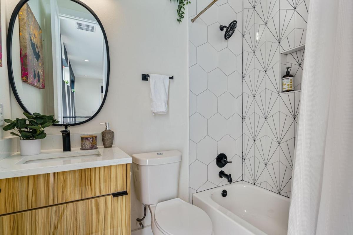 Holiday home Luxury Near Downtown & Airport! *