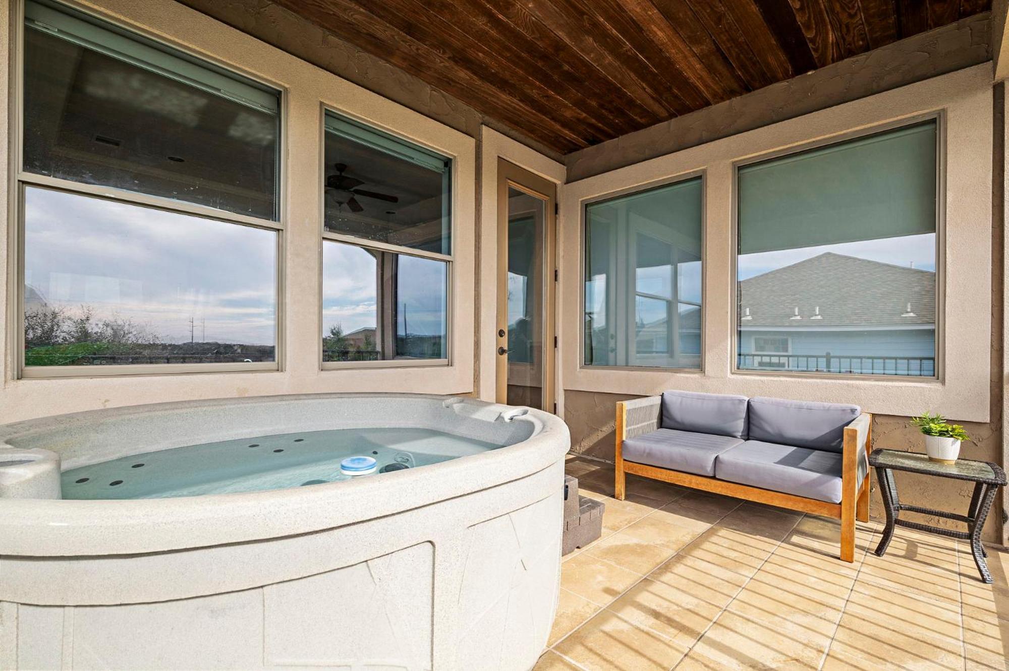 3 Kings With Theater, Gameroom And Bbq Just 7 Mins From Marina Holiday home