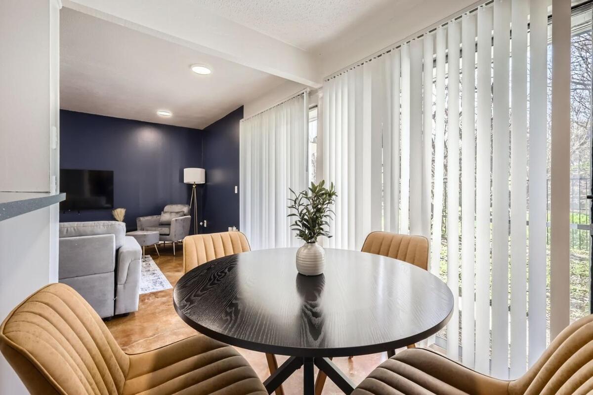 Your Cozy King Getaway - Sleeps 4 - Pool, Prkg * Austin