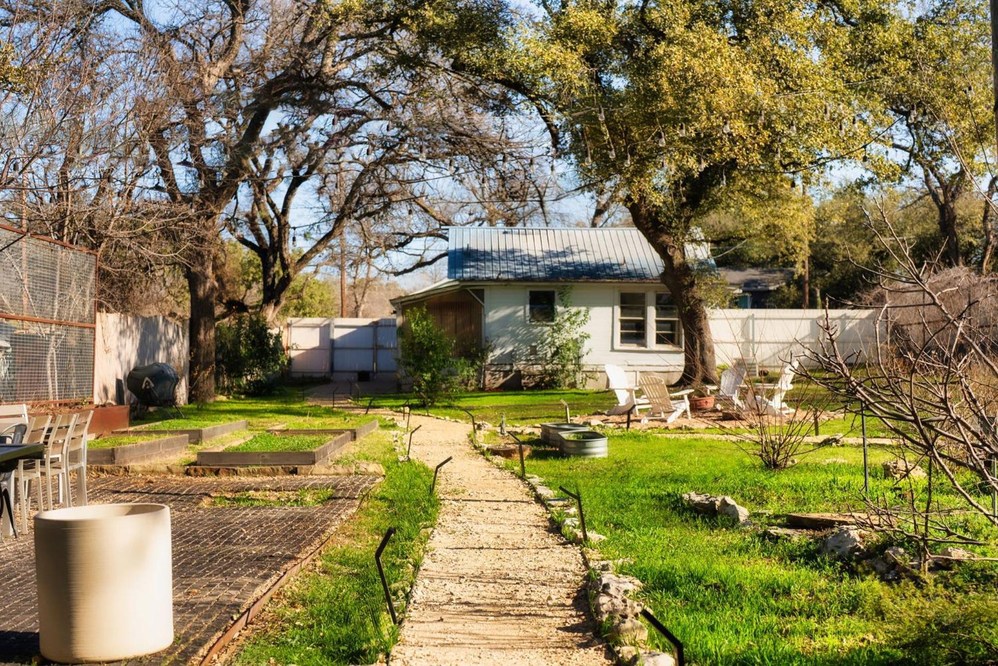 Cozy Tiny On An Eco Farm Huge Yard *