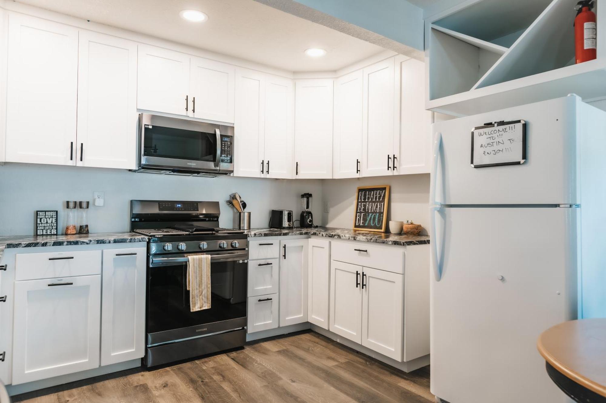 Holiday home Modern Atx Escape - Walks To Lake, Spacious, King Bed Austin