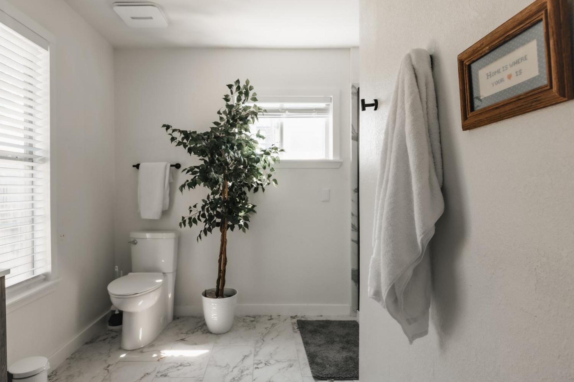 Modern Atx Escape - Walks To Lake, Spacious, King Bed *