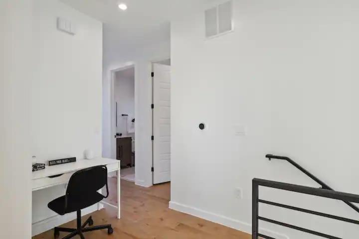 Bright & Airy 3br - Perfect Location And Balcony Austin