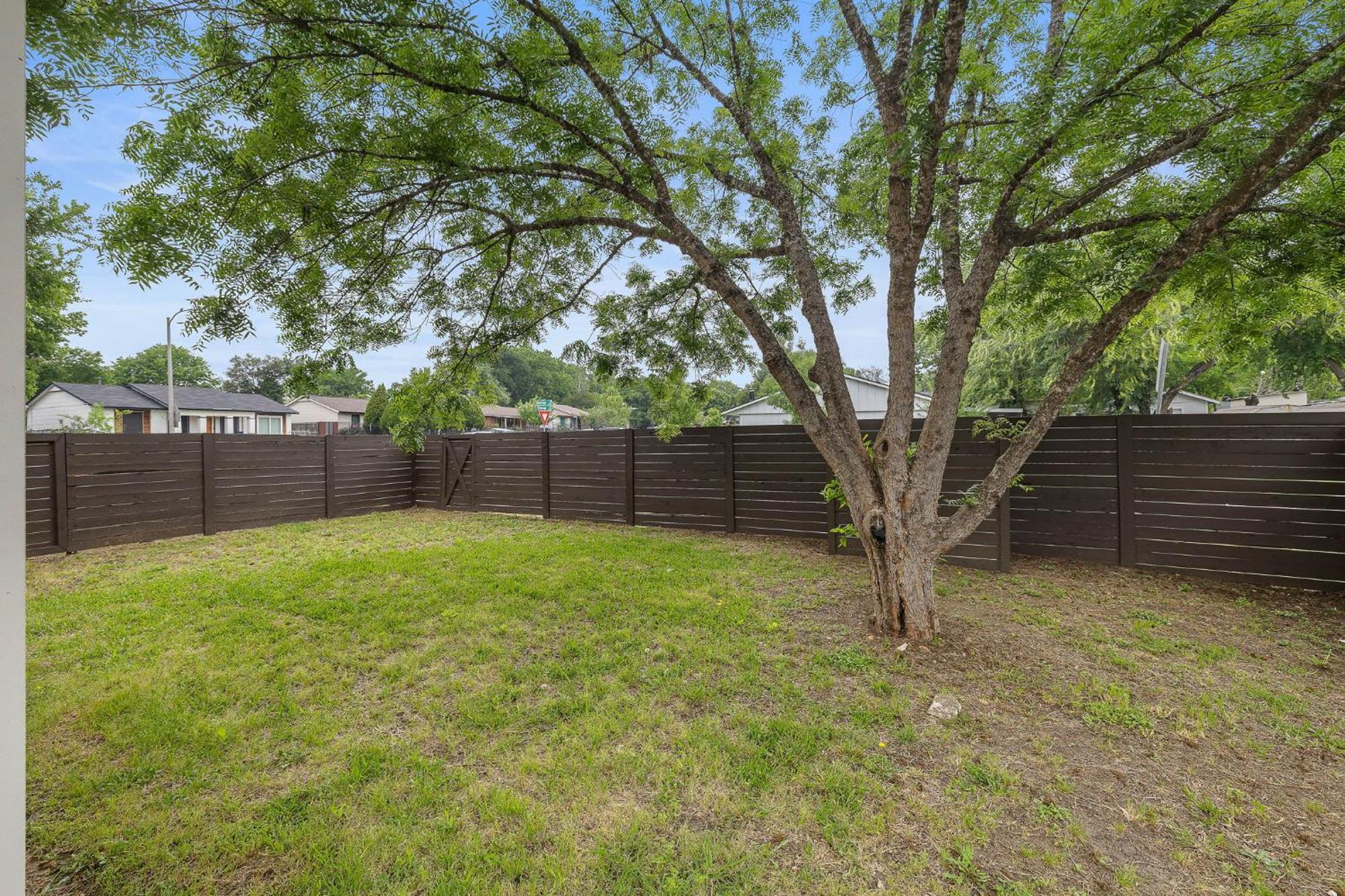 Artists Hideaway - Huge Yard And Workspace Austin