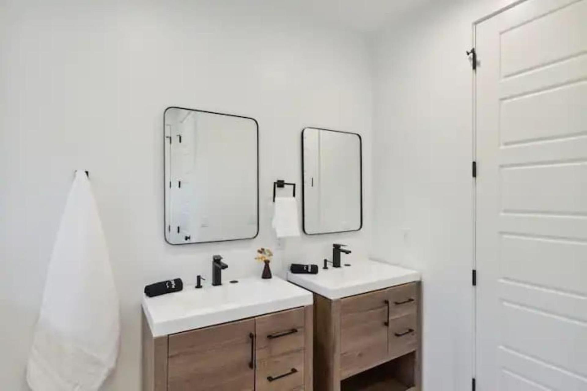 Holiday home Bright & Airy 3br - Perfect Location And Balcony Austin