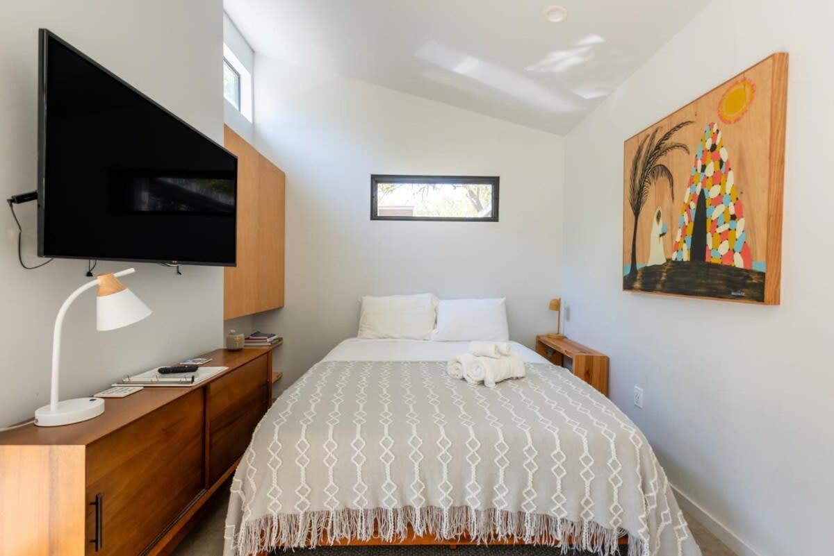 Holiday home 4br Hyde Park Oasis With Pool Jacuzzi Austin