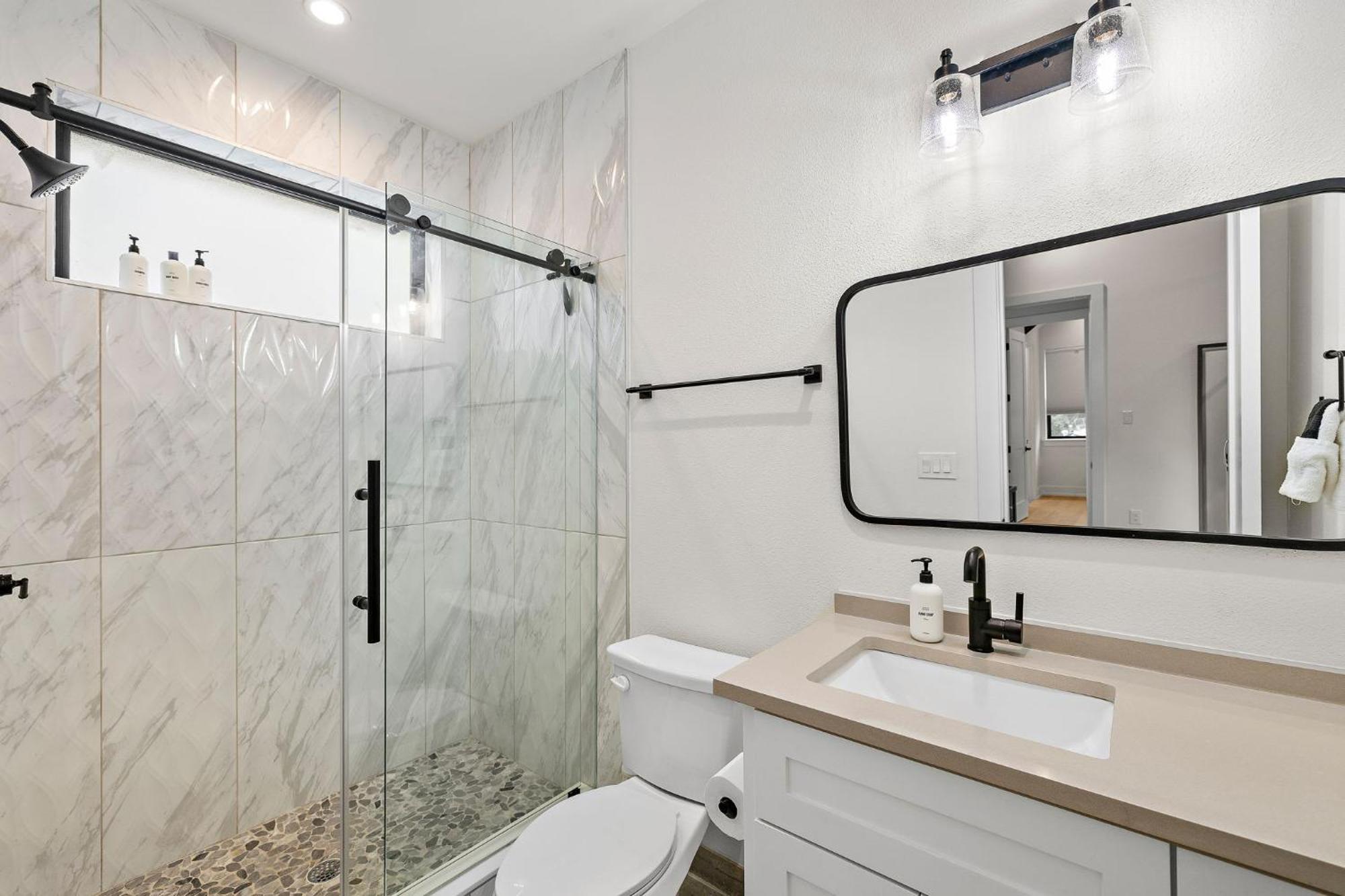 Holiday home Artists Hideaway - Huge Yard And Workspace Austin