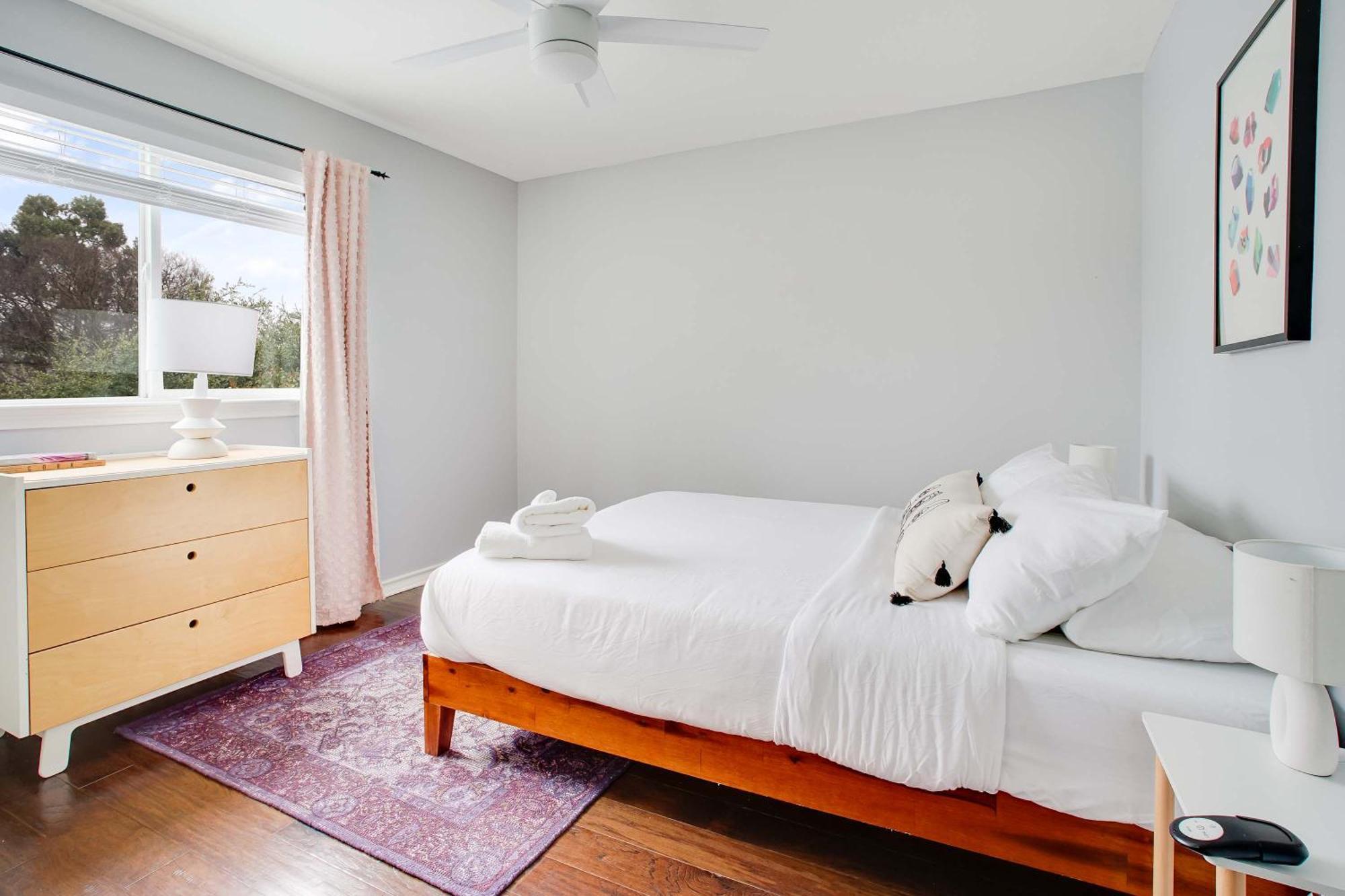 Holiday home 4br Hyde Park Oasis With Pool Jacuzzi